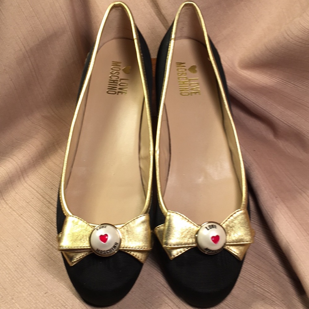 NWT Moschino Maggie B ballet flats